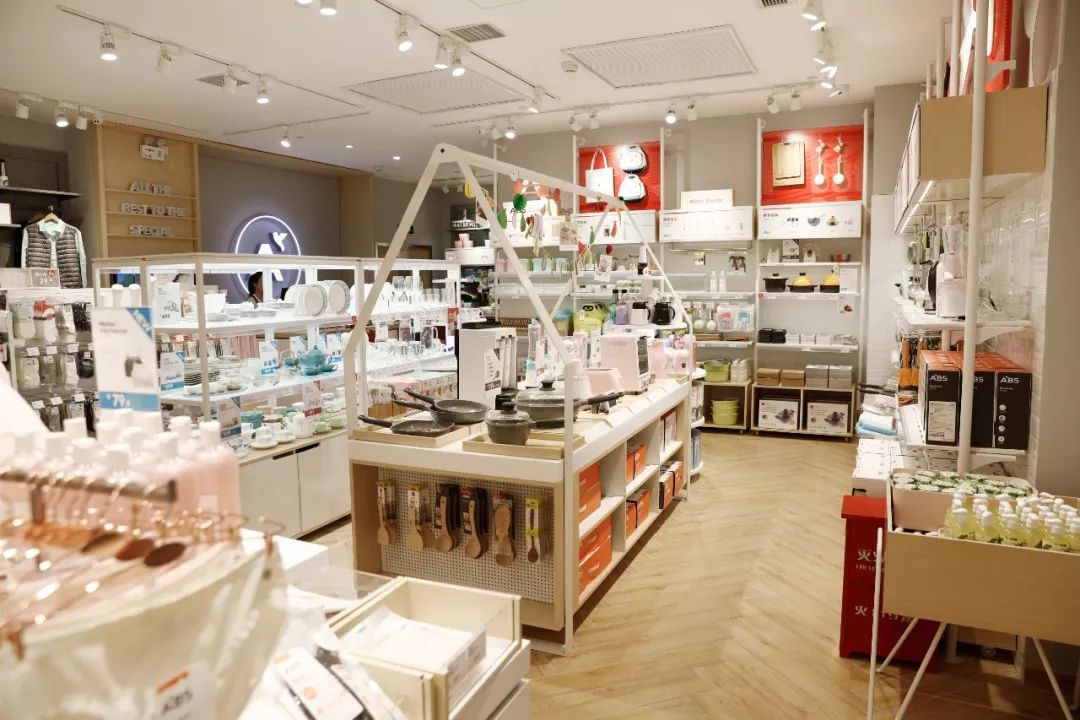 浜鸿揣鍦虹殑鍏崇郴宸茬粡鍙戠敓宸ㄥ彉,浜鸿揣鍏崇郴鍙橀潻