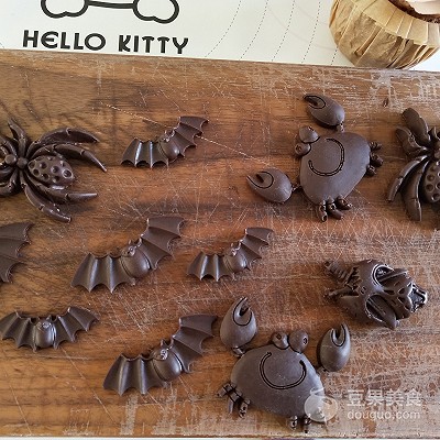 熊猫杯子蛋糕的做法,萌物杯子蛋糕的做法