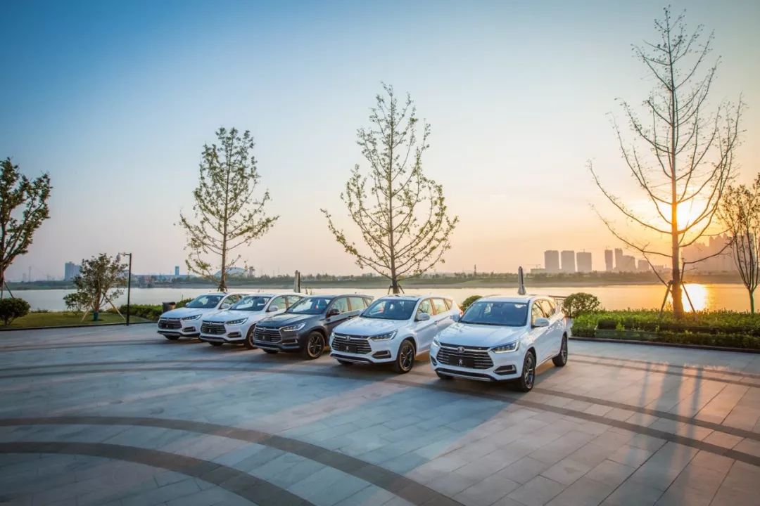 下雨天哈弗h6汽车玻璃起雾怎么办,冬天汽车前挡风玻璃内起雾怎么解决