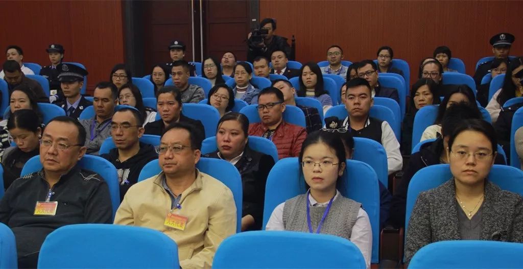 男子在医院行凶致1死1伤进展,男子因恋爱不成当街行凶死刑