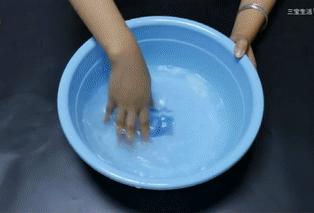 毛衣起球怎么能把球清理干净,毛衣起球不用急用它擦一擦