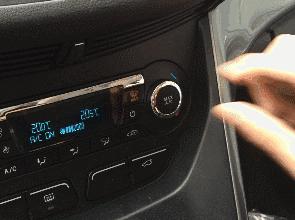 冬天车内玻璃起雾怎么开暖风去雾,小车玻璃有雾看不清怎样快速除雾