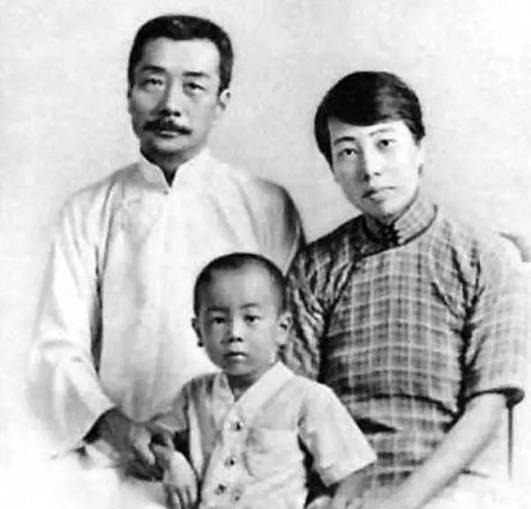 合影留念永不忘,同学合影照时光一去永不回