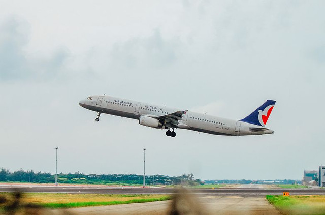 持澳门机票无签证可否过境,持l签可以直飞香港吗