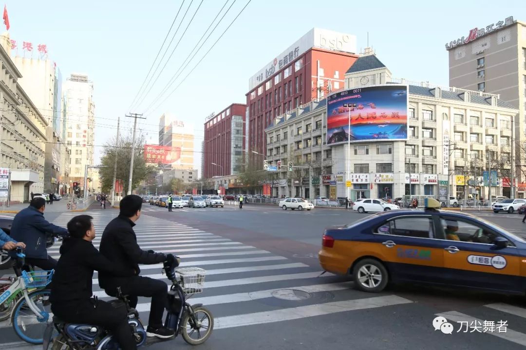 做薪火相传举旗人：北部战区空军部队庆祝空军成立69周年