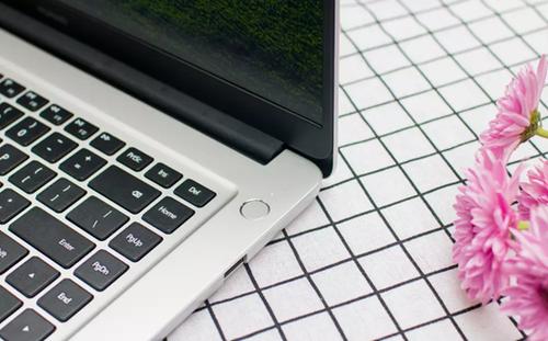 轻薄本电脑玩什么游戏最好,玩游戏选笔记本