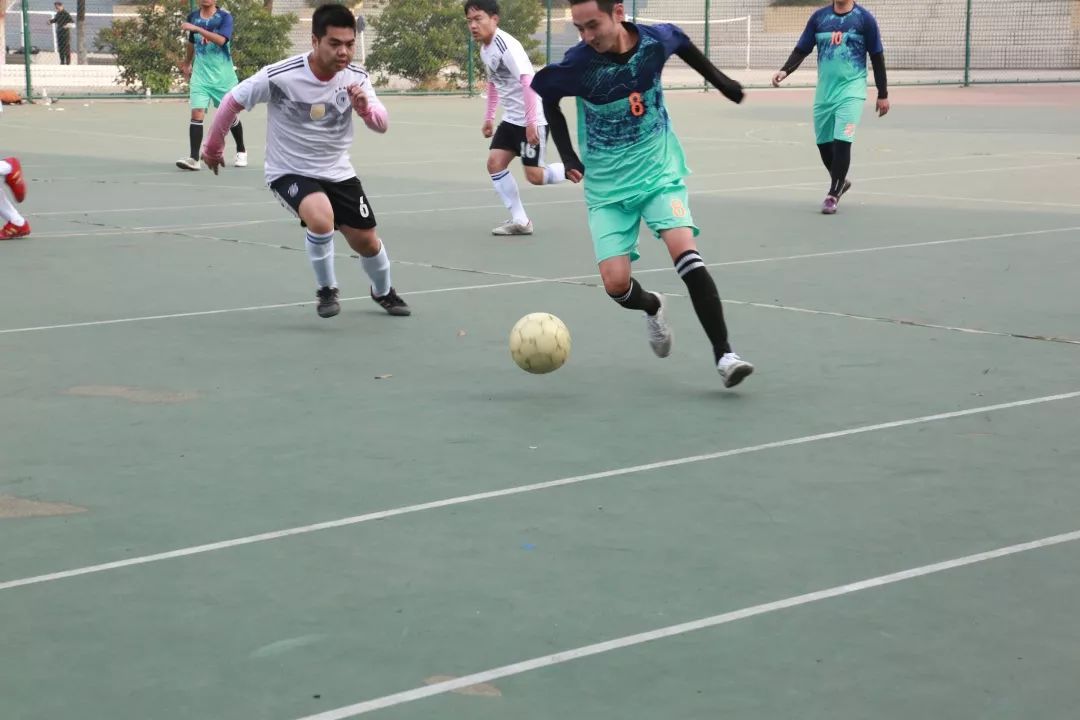 祝贺足球队获得好成绩,祝贺足球队圆满成功