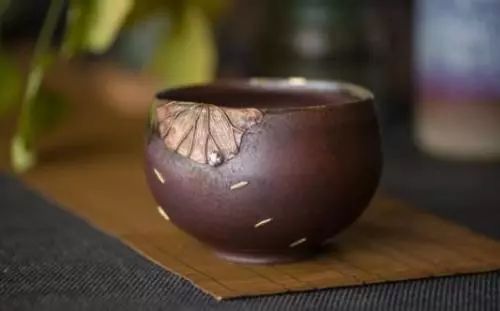 打补丁的衣服价值一两万！现在的时尚真是越来越难懂了