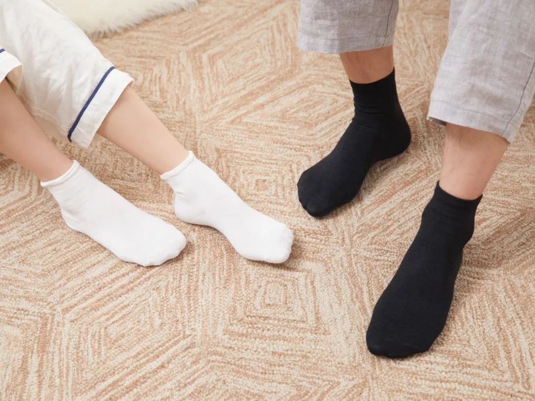 利用秸秆做袜子,用泥土做袜子