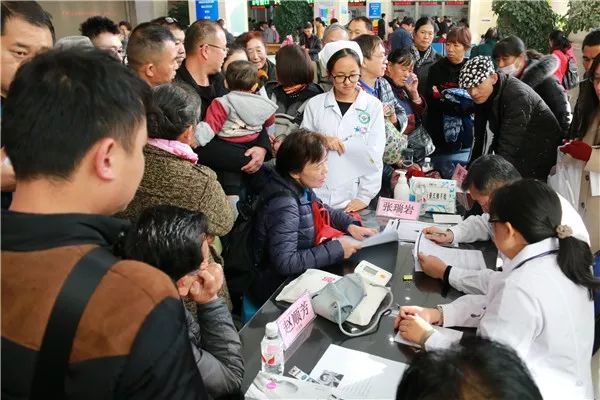 上海瑞金医院开展联合义诊，大理这两个地方火爆了！