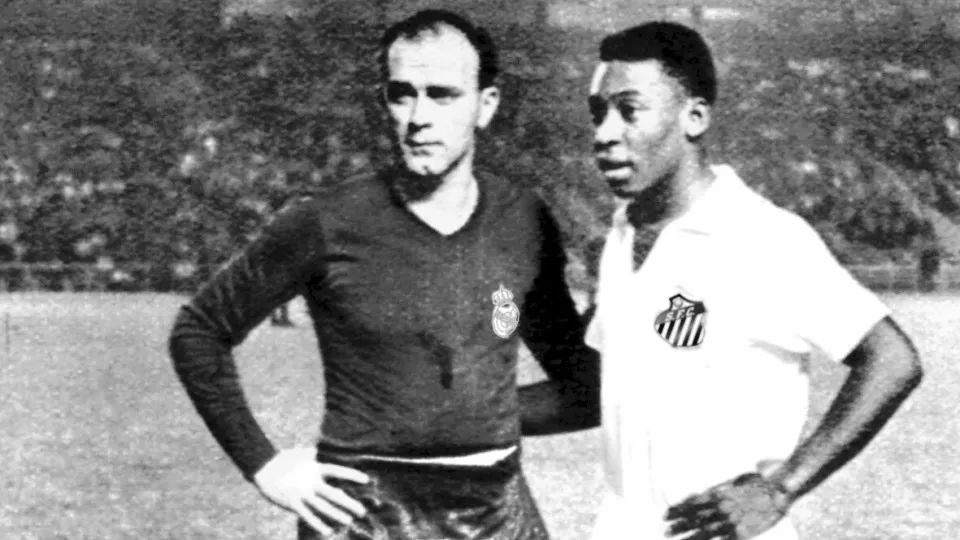 贝利纪录片球王传奇,世纪球王马拉多纳