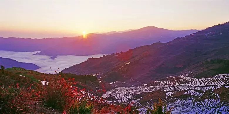 元江哈尼山寨旅游攻略,元江一年一度哈尼十月长街宴视频