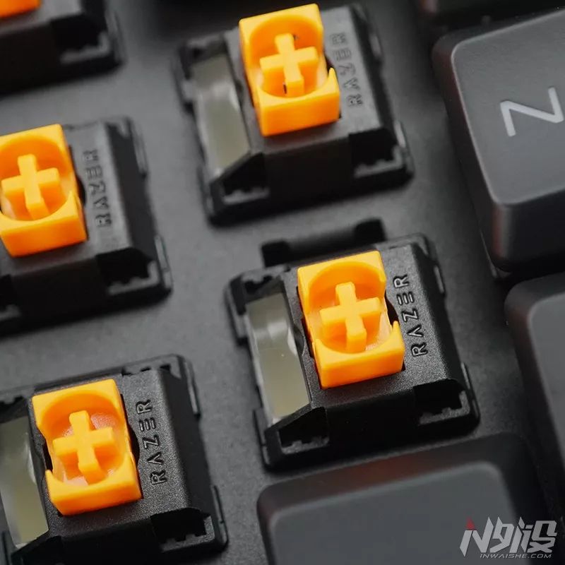 雷蛇黑寡妇蜘蛛x竞技版键盘鼠标,雷蛇黑寡妇v3键盘怎么下载驱动