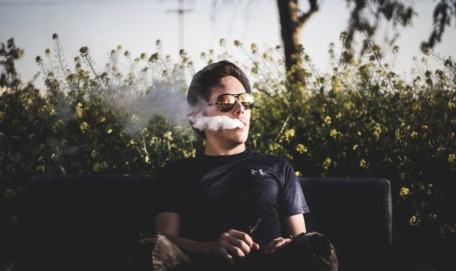 FDA将限制果味*子烟电**的销售，还提议禁售薄荷香烟