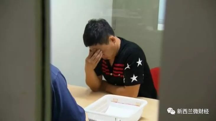 被海关查了聊天记录立即遣返,微信记录被中国海关遣返后果