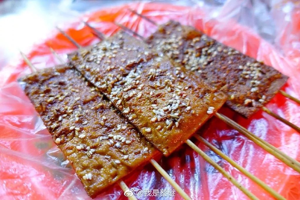 每一个喊着要减肥的海口人，最后都败给了这些宵夜摊！