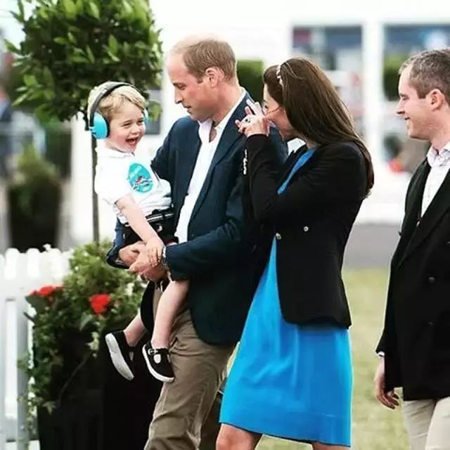 噪音过大对宝宝听力有影响吗,防噪音耳罩对耳朵有害吗