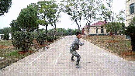 实用兵哥示范格斗术快来学两招,实用兵哥动图示范简单格斗术