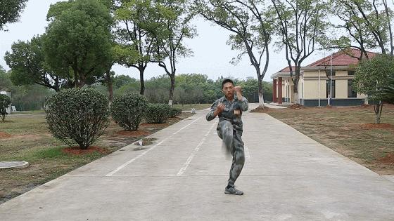 实用兵哥示范格斗术快来学两招,实用兵哥动图示范简单格斗术