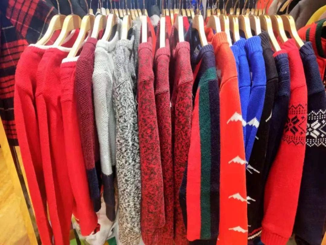 挤爆！1元抢儿童围巾雨伞，童装羽绒服低至2.9折，神木这家店要被搬空了！