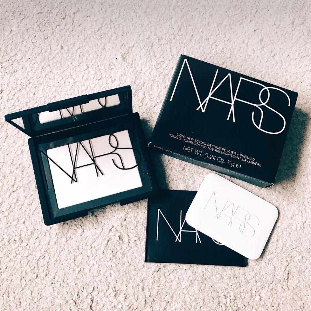 nars蜜粉饼1350,nars蜜粉限定