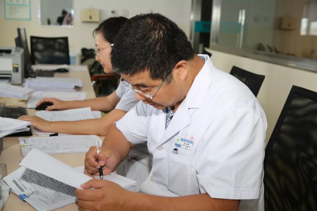 娌冲寳鐪肩鍖婚櫌澶嶆槑鐖卞績宸ョ▼,鐪肩涔夎瘖杩涚ぞ鍖哄厜鏄庤鍔ㄦ殩浜哄績