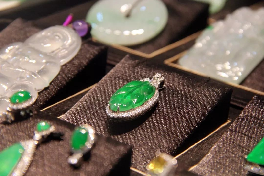 精品玉坠图片欣赏,平洲玉器街玉坠