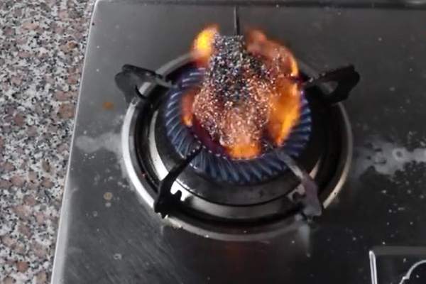 烧钢丝球有什么用途,钢丝球可以放在火上烧吗