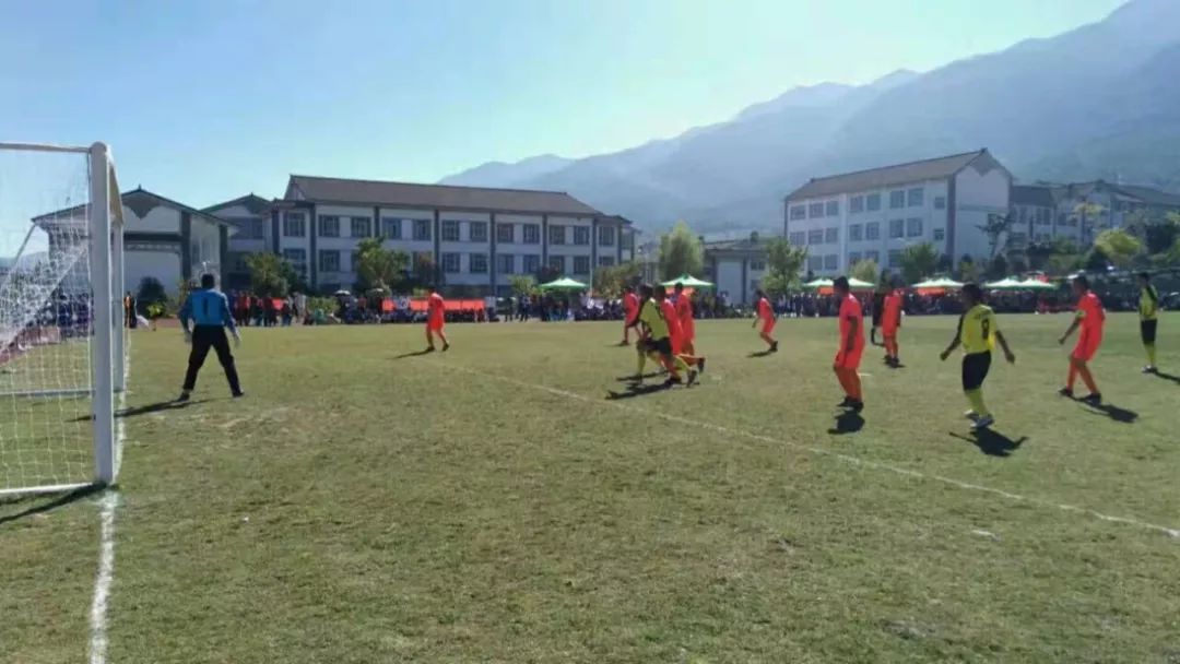 瓒崇悆閬囦笂鍒濋洩璧涘満,瓒崇悆澶х悊