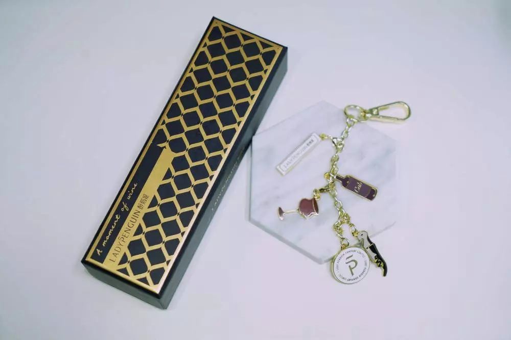 「周一八点档」奉上满分酒庄嘉伯乐极致款,更有鹅司“大牌”钥匙链超值折扣