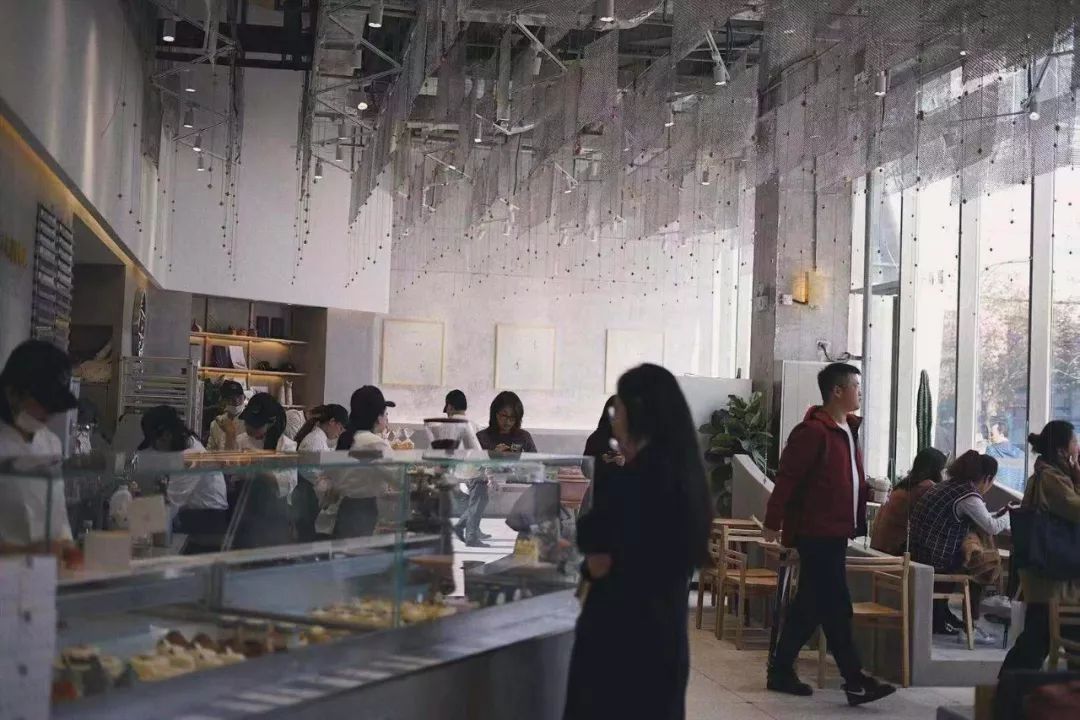 这个上过《十二道锋味》的台州姑娘，在钱江新城开了间“甜品补给站”!生活那么苦，加点糖吧