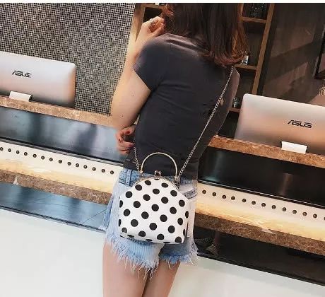 2018年这些包包将火遍时尚圈,当下最火手拿包