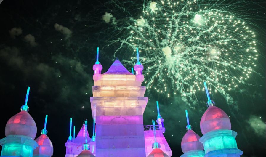 满洲里冰雪节,满洲里冰雪节和哈尔滨冰雪大世界