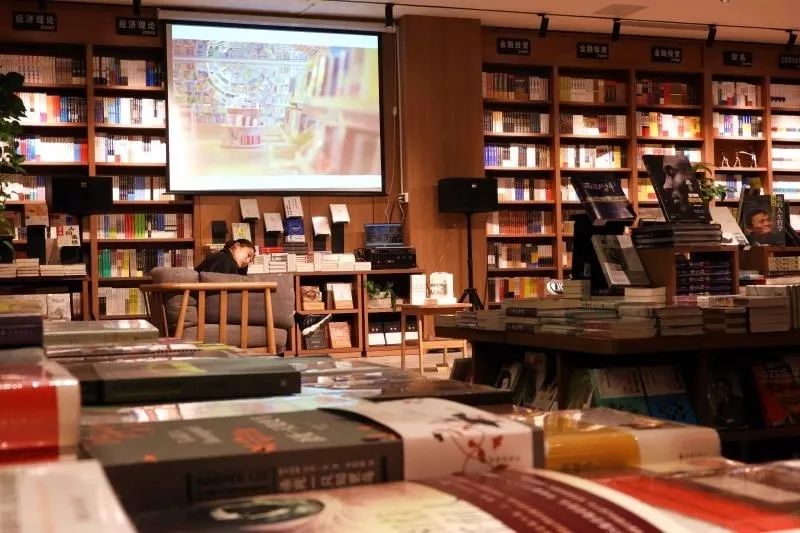 郑州值得一去的8家书店,郑州有逼格的书店