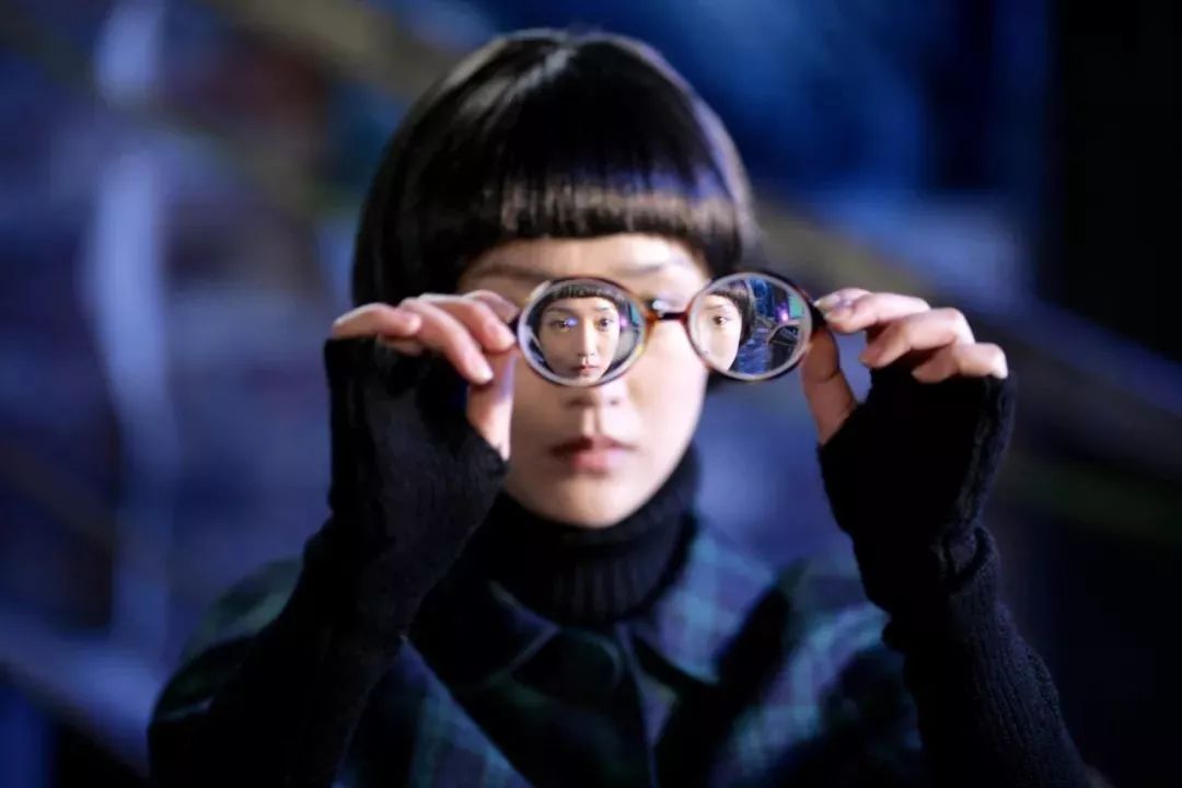 想缓解眼疲劳?看绿色的东西、转动眼球都是没用的,正确的做法是……