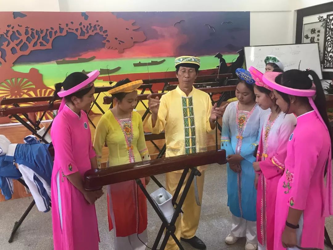 防城港和崇左是一个城市吗,广西崇左和防城港哪个城市好