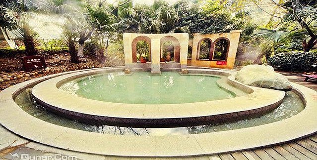 成都又可以泡温泉又可以玩的场所,成都哪家温泉好耍一点