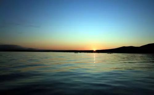 纪念国父馆于右任雕像,行修而名立理得则心安解析