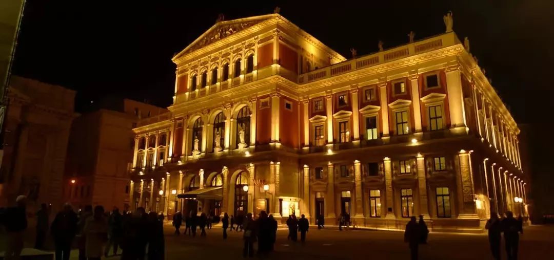 欧洲旅游团10天1680元,东欧五国游价格11日游