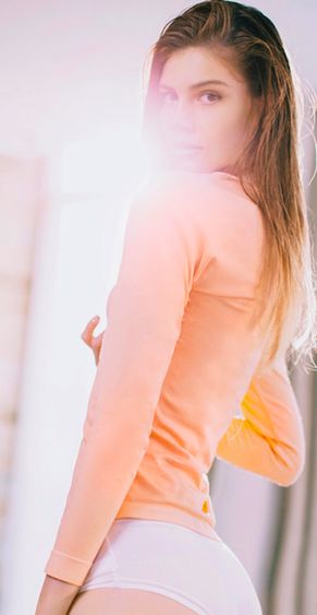 刘嘉玲穿的羽绒服,刘嘉玲棉服