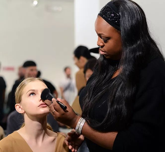 zara新款女士口红测评 (zara樱桃红色口红)