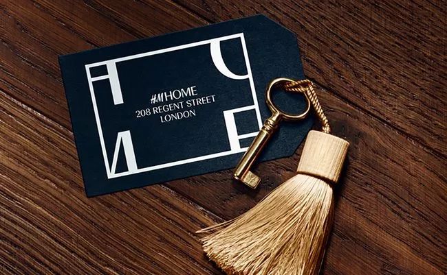 代购的冬天来了，新电商法即将实施；加拿大鹅内地首家店暂缓开业logo被遮；刘雯跌出全球收入最高前十名模