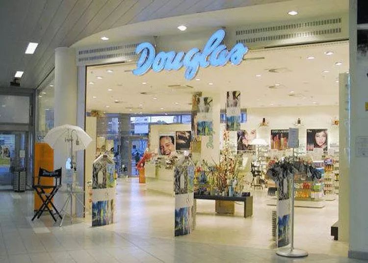 十级美颜都掩盖不住憔悴的面容,十级美颜也遮不住我的熊猫眼