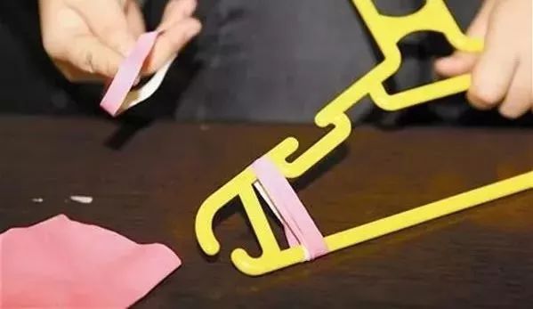 橡胶手套破了可以用火补吗,小妙招快速修复橡胶手套