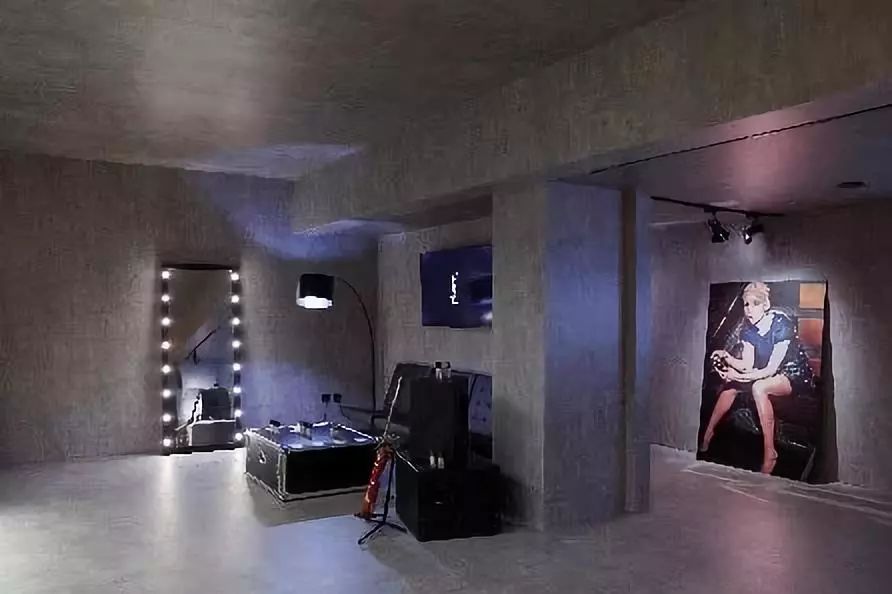 YSL在上海开了家快闪酒店,我们去试了她家新口红!