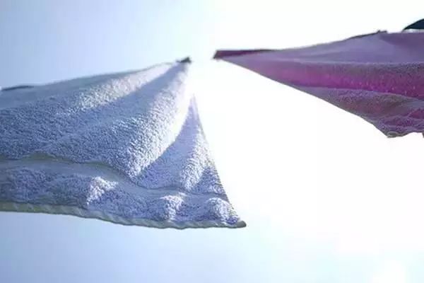 毛巾用久又脏又黄又粘怎么处理,毛巾用久了洗了很臭怎么办