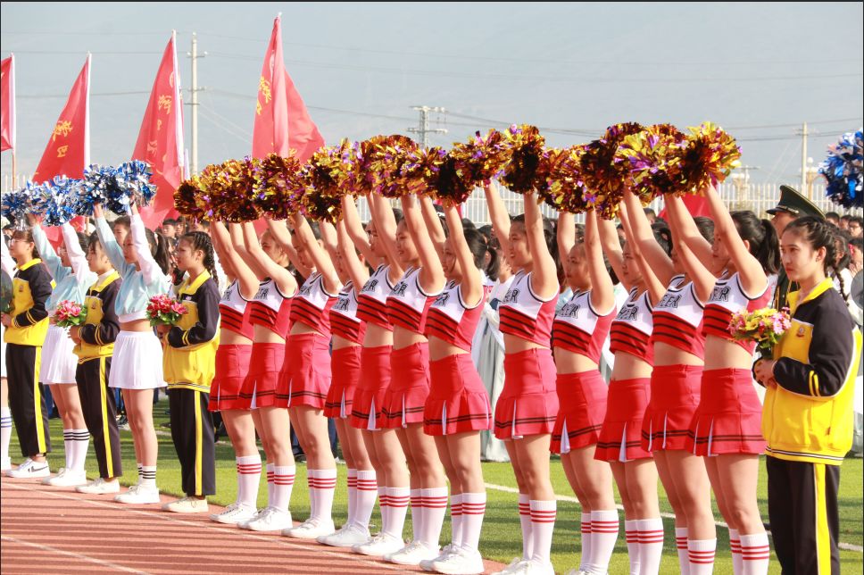 蒙自这里汇聚上千人，放飞上百只鸽子，是发生了什么大事……