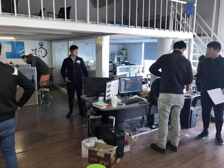 女主播和小男孩直播,女主播带着儿子直播