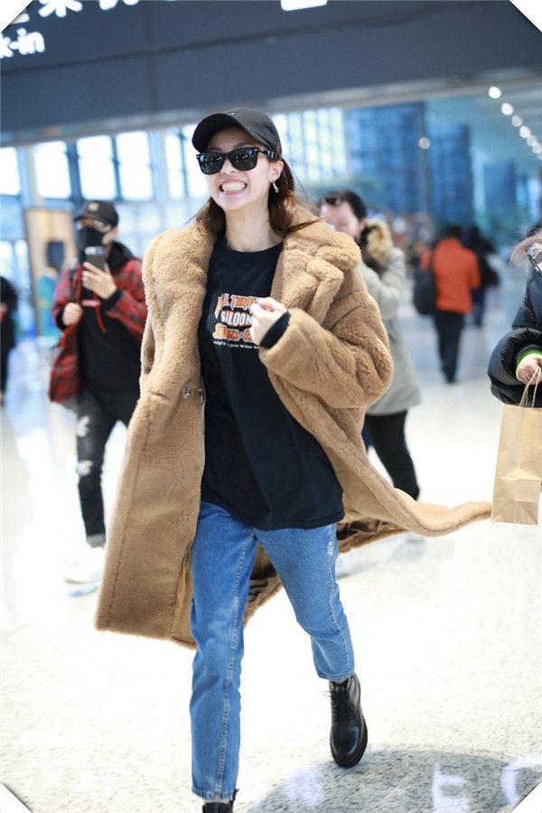 钟楚曦鸭舌帽,钟楚曦马尾造型