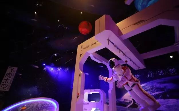 石家庄人，2019年第一个工作日，15个好消息等着你；女子被撞命悬一线！肇事司机竟将她拖进车内，还按住头不让呼救？丨新闻早餐